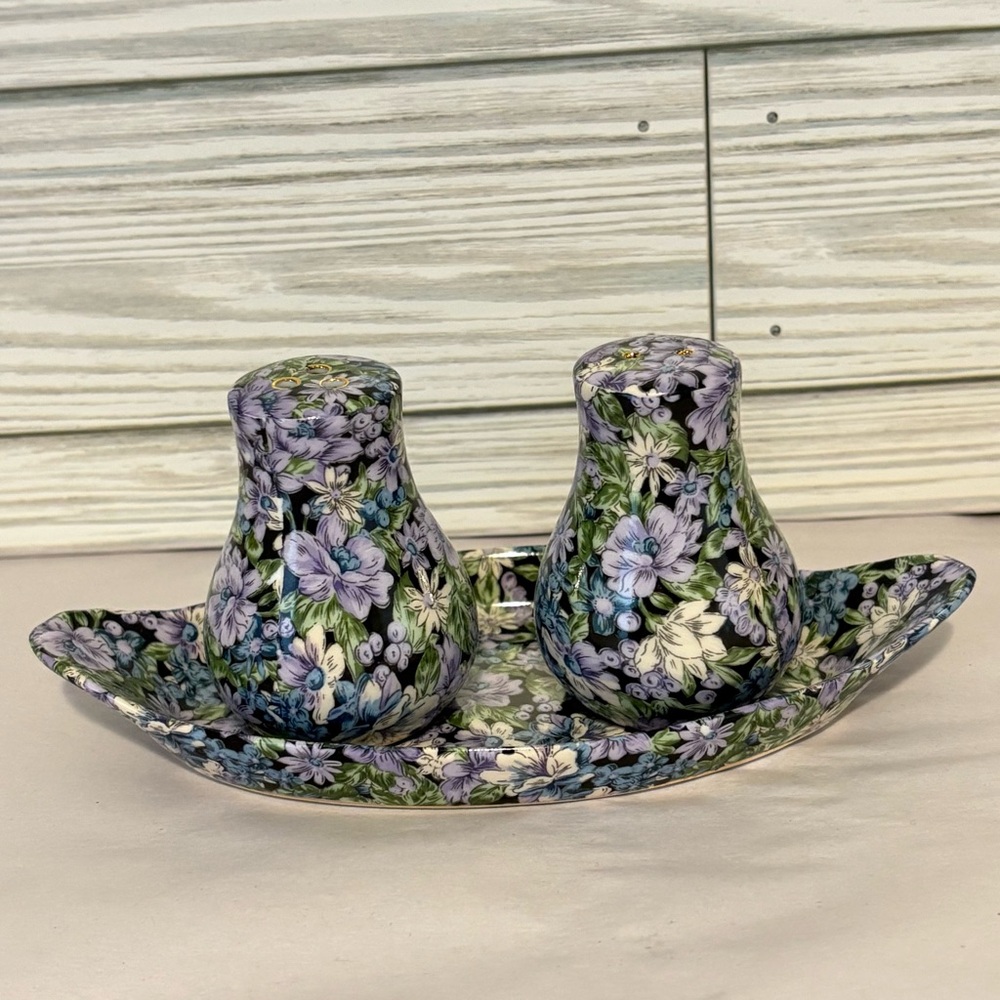 Vintage Two’s Company “Mollie” Chintz Salt & Pepper Shakers With Tray Floral NIB